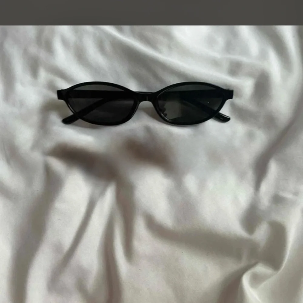 Brand new Classic Black Cat-Eye Sunglasses - Women